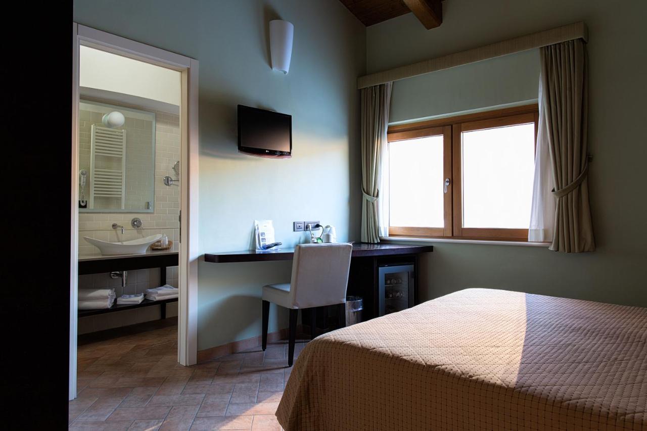 فندق Magione Papale Relais LʼAquila المظهر الخارجي الصورة